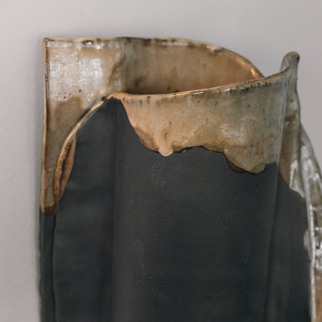 RAUNIM Vase | Charcoal Clay